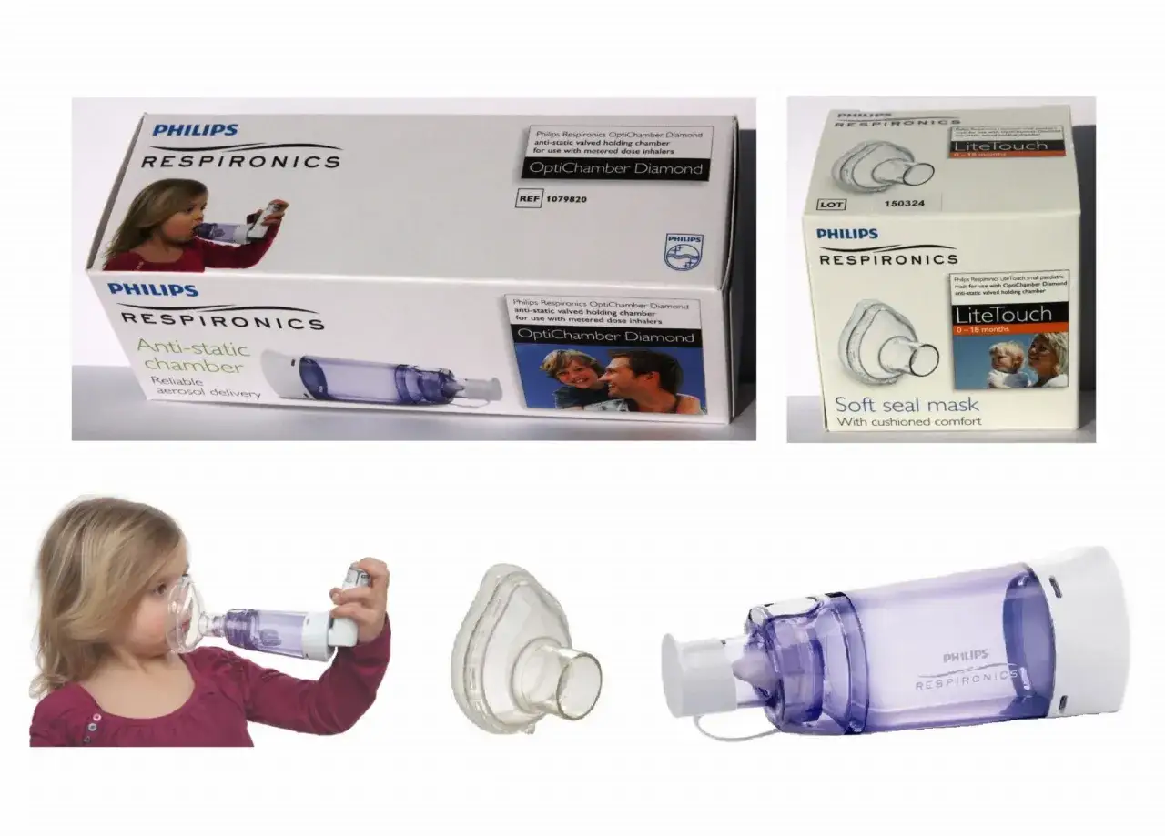 Mała dziewczynka używa komory inhalacyjnej dla dzieci Philips Respironics. Urządzenie ułatwia podawanie leków wziewnych.